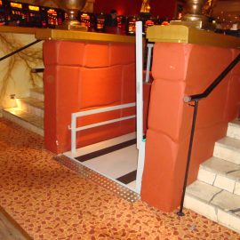Schaarlift in casino.